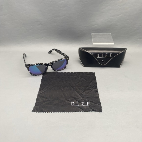 Diff Eyewear Accessories - DIFF EYEWEAR MIRRORED BELLA POLARIZED BW BU03P Bluish-Purple Tint Lense
